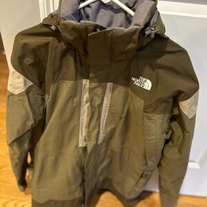 Men’s North Face winter coat